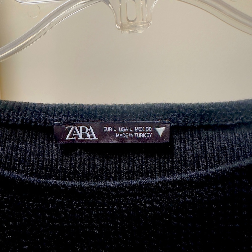 BUNDLE Zara and Garage Black, Beige, Beige pink Textured Long Sleeve crop Top L - Picture 3 of 7